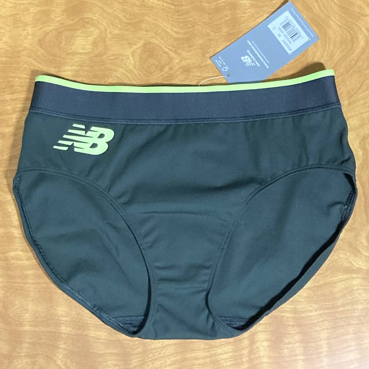 新品「NB/ニューバランス」 レーシングショーツ 日本/Mサイズ グリーン/陸上競技/ブルマ/コスプレ/コンペ/プロ/実業団採用拍卖