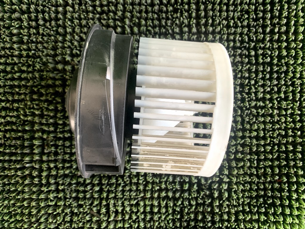 ●即決値段●動作OK●Z7-3日産 セレナ C26 HC26 FC26 ブロアモーター ヒーターモーター ブロアファンモーター拍卖