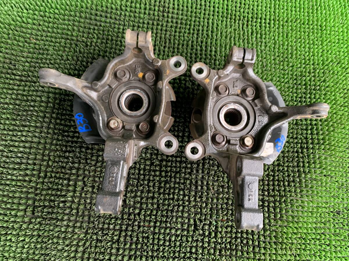●即決値段●ガタなし● Z5-3 日産 ラフェスタ B30 純正 ハブナックル 左 右拍卖
