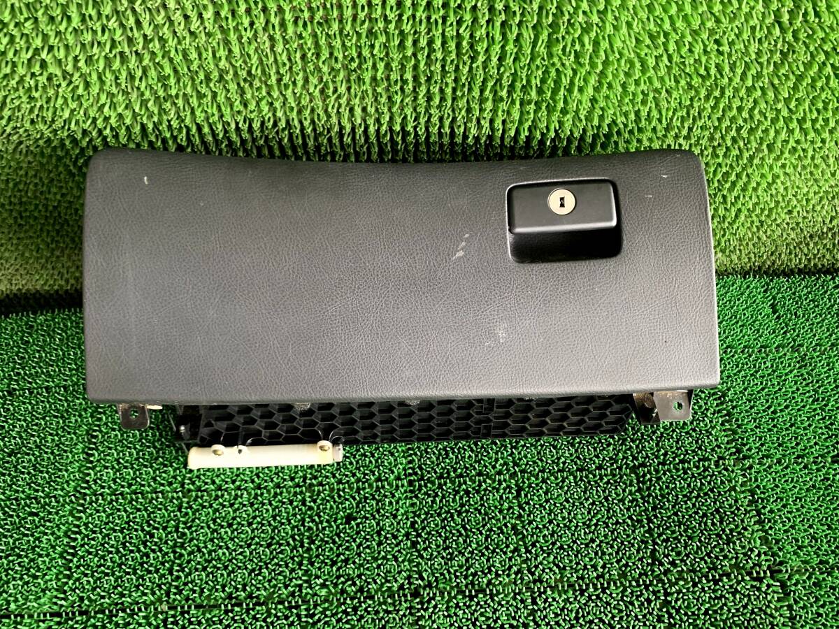 ●即決値段● トヨタ クラウン GRS180 グローブボックス 小物入れ 収納 ボックス 黒 GRS182 GRS183 GRS184拍卖