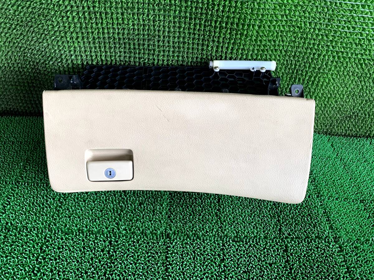 ●即決値段●Z5-1 トヨタ クラウン GRS180 グローブボックス 小物入れ 収納 ボックス GRS182 GRS183 GRS184拍卖