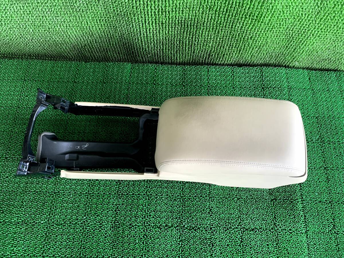 ●即決値段●Z2-1 トヨタ 18 クラウン GRS180 センターコンソール アームレスト 収納 エアコン吹き出し口 GRS181 GRS182 GRS183 GRS184拍卖