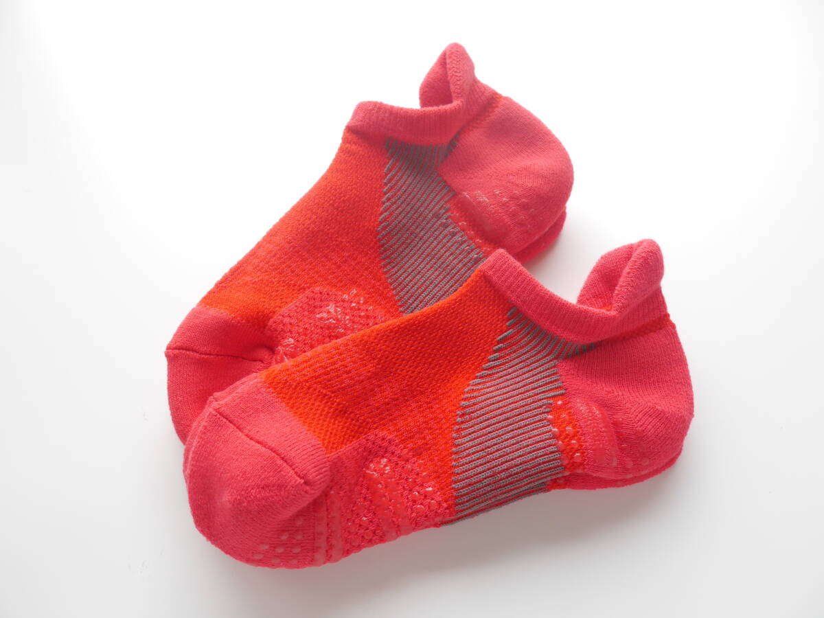 134 訳あり品 スニーカーソックス2足 着圧靴下 アーチアップ 滑り止め レッド 22-25㎝ パイル くるぶし アキレス腱ガード付き 日本製拍卖