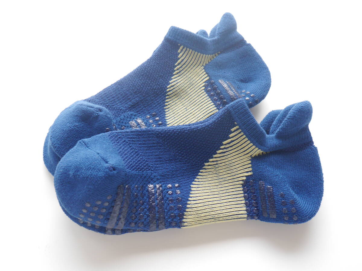 135 在庫処分 スニーカーソックス2足 着圧 アーチアップ 滑り止め ブルー×イエロー 22-25㎝ パイル くるぶし アキレス腱ガード 日本製拍卖