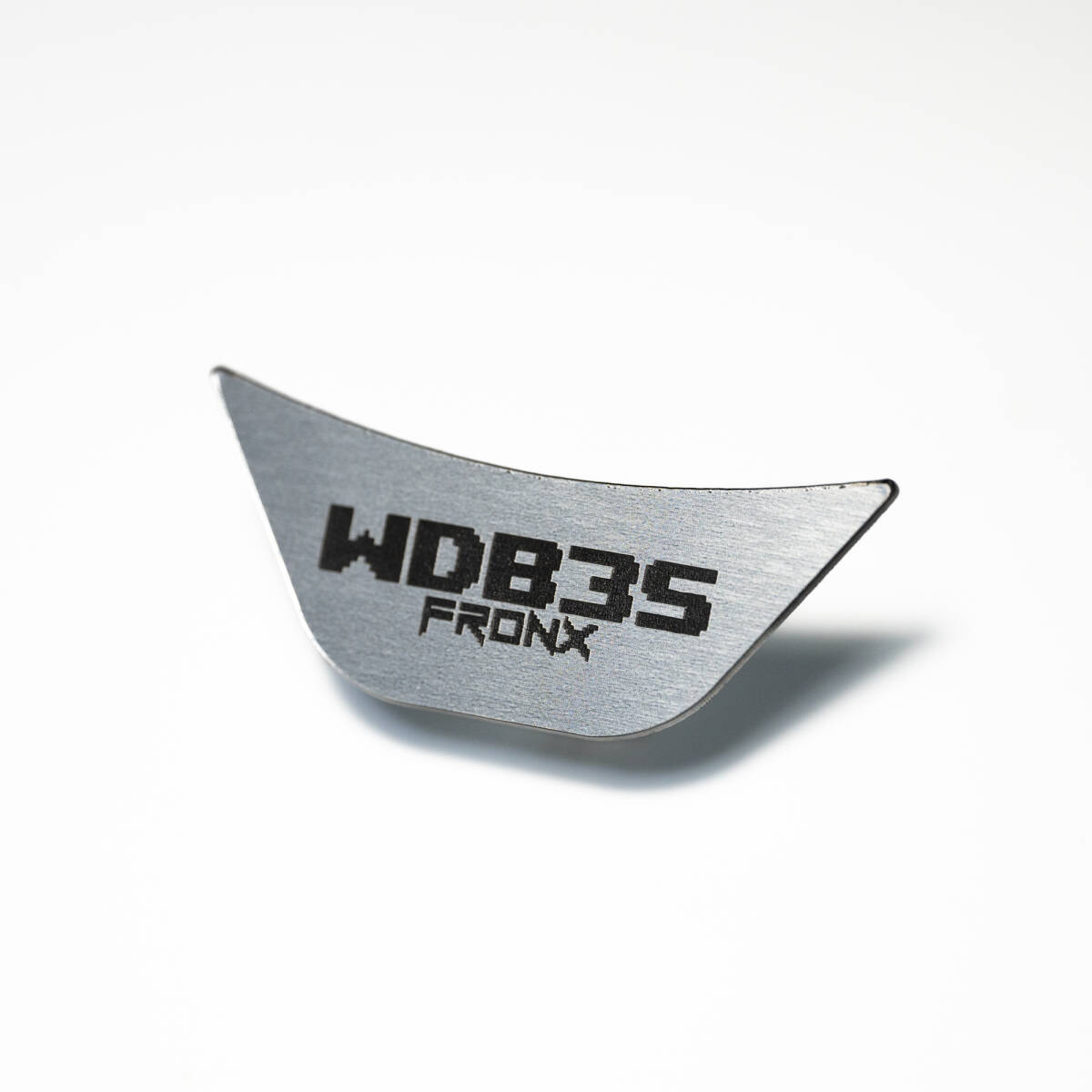 スズキ フロンクス WDB3S用 ステアリングロゴプレート シルバー拍卖