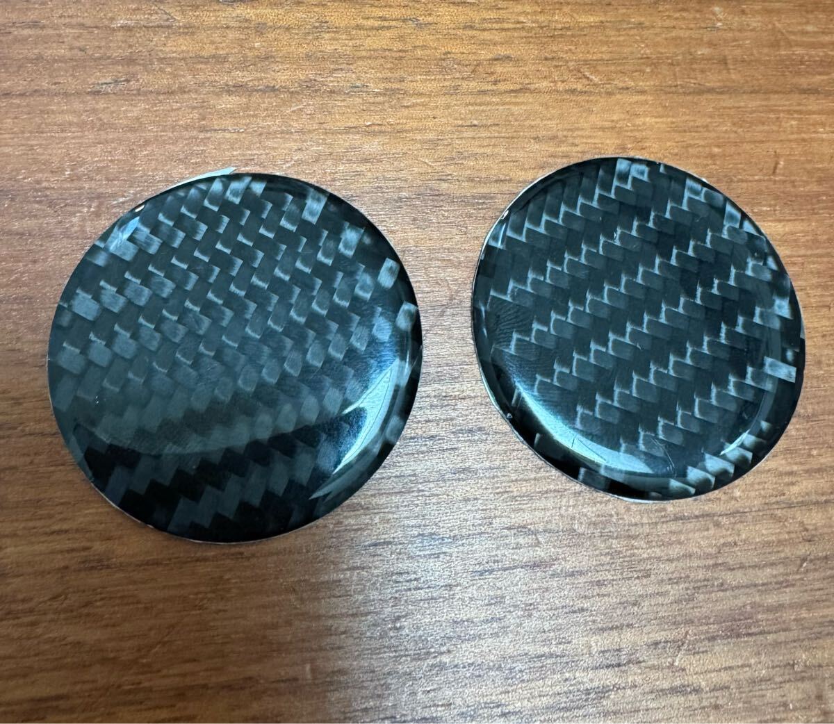 社外ステアリングホーン ボタン 44mm 無印本物カーボン樹脂カバー 丸型 黒2個入り拍卖