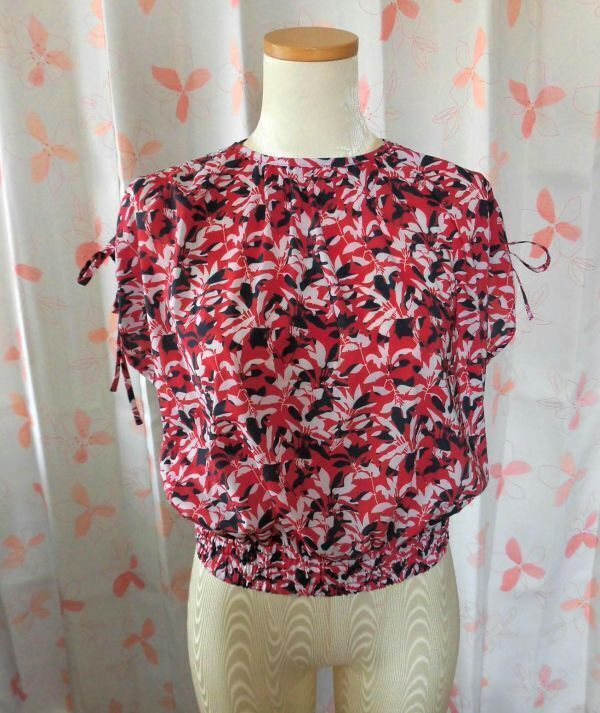 114 BRAHMIN柄物ブラウス サイズ38拍卖