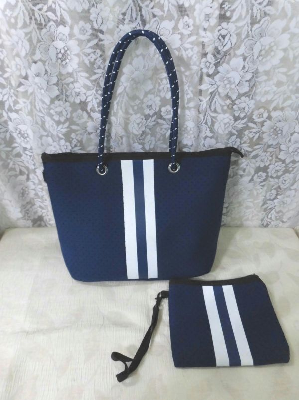 43 紺色の2wayバックポシェット付き ショルダーなし拍卖