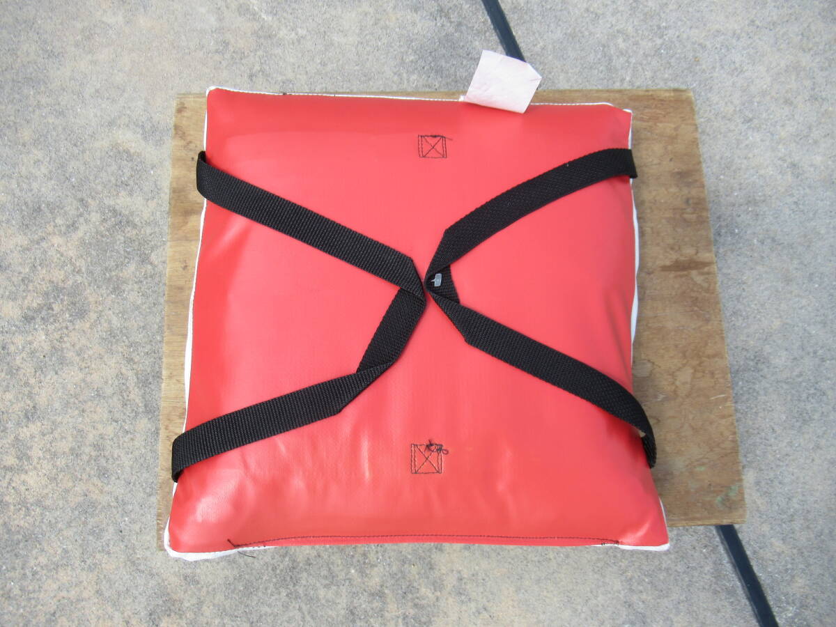 未使用 救命 クッション セーフティ セーフガード製 表面素材:カポック made in U.S.A 救命胴衣拍卖