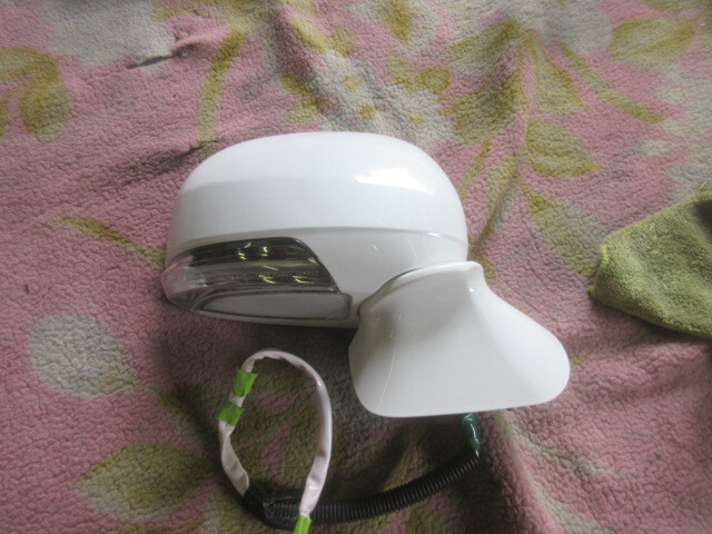 ★①R7A8892 GRS202 クラウン 純正右ドアミラー 062カラー 200クラウン 修理やストック等に拍卖