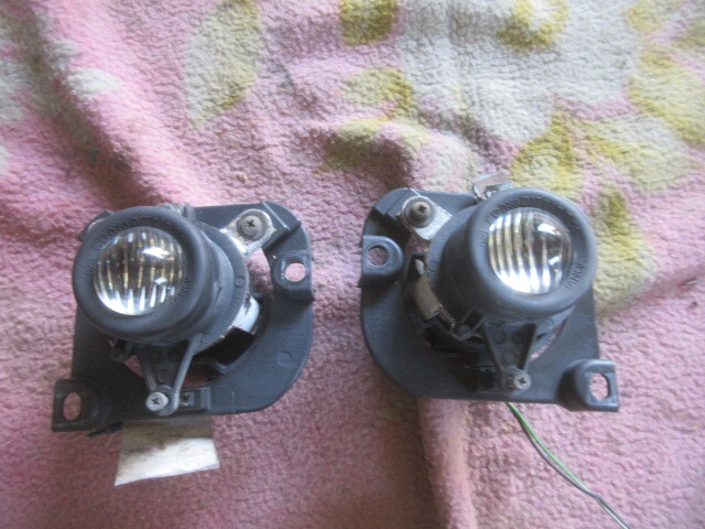 ★R7A8791 フィアット500 純正フォグランプ左右セット ABA-31214 修理やストック等に拍卖