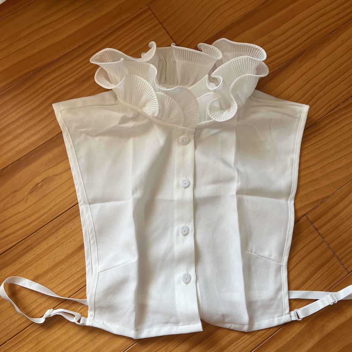 付け襟 白 フリル 豪華 ゴージャス セーターに 新品 ホワイト 着物 トレーナー 浴衣拍卖