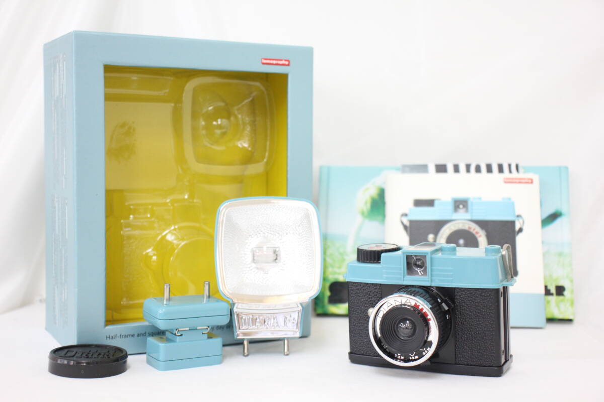 【極美品 返品保証】 【元箱付き】Lomography Mini Diana&Flash ブルー インスタントカメラ e2270拍卖