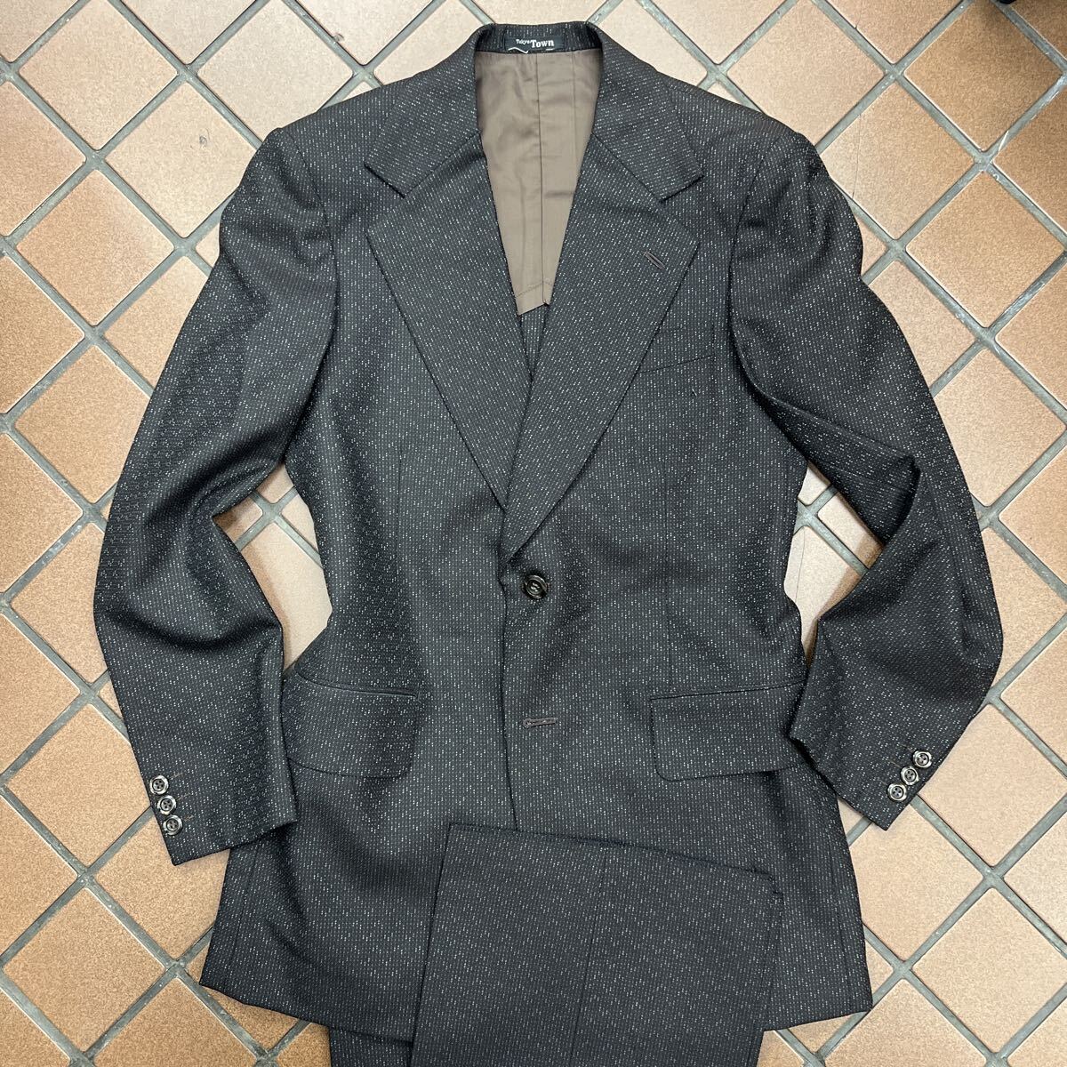 新品☆ヴィンテージ【サイズY5 M☆ウール100】2Bシングルスーツ メンズスーツ ブラウン 背抜き センターベンツ ノータック フレアパンツ 拍卖