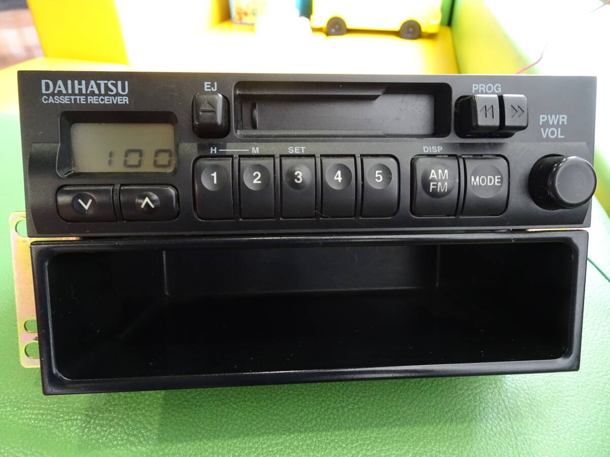 ダイハツ 純正カセットデッキ 86120-B5020 通電のみ確認 ジャンク品拍卖