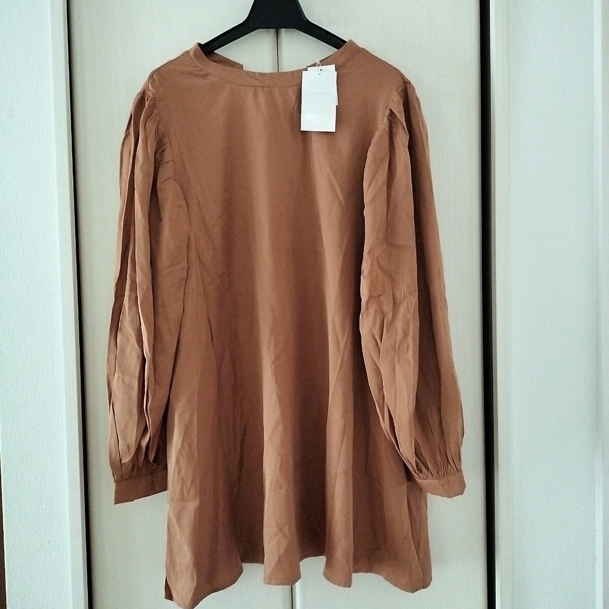 新品タグ付 Ray Cassin(レイカズン) ブラウン チュニック 長袖 バック リボン 長袖 レディース 茶色 908-118230拍卖