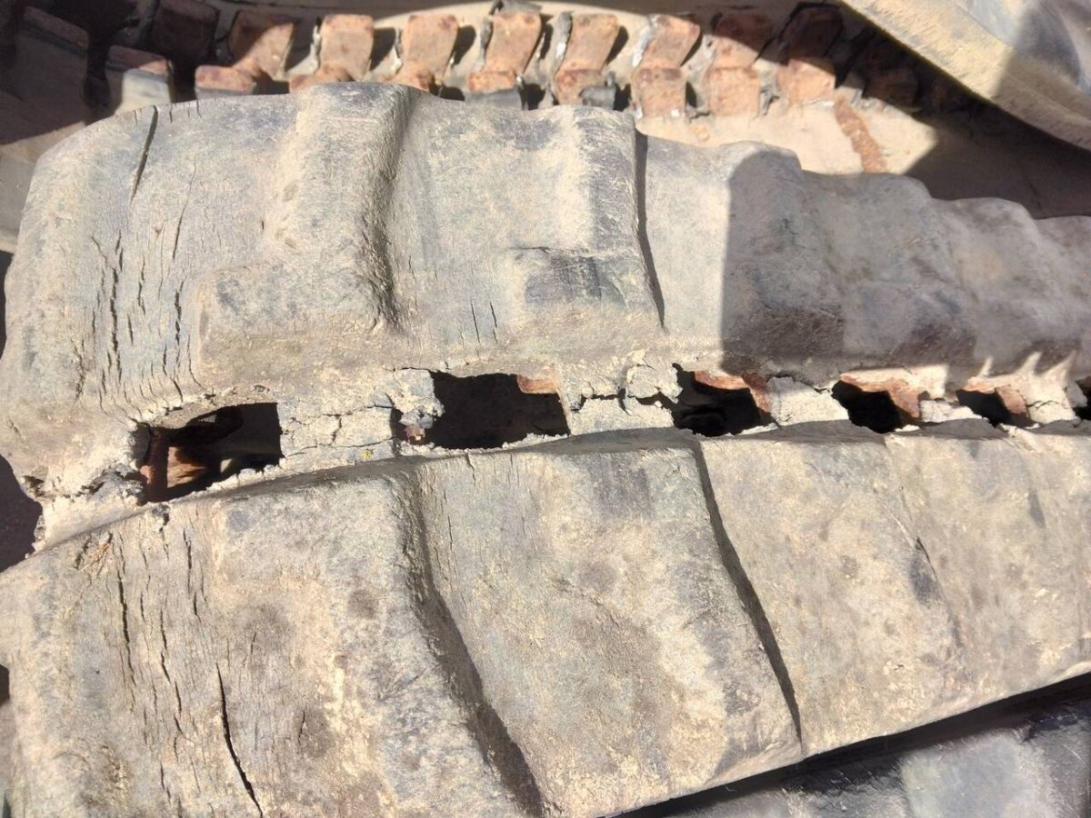 ゴムタイヤ 1本 (中古)【茨城県坂東市発】LP11-17771拍卖