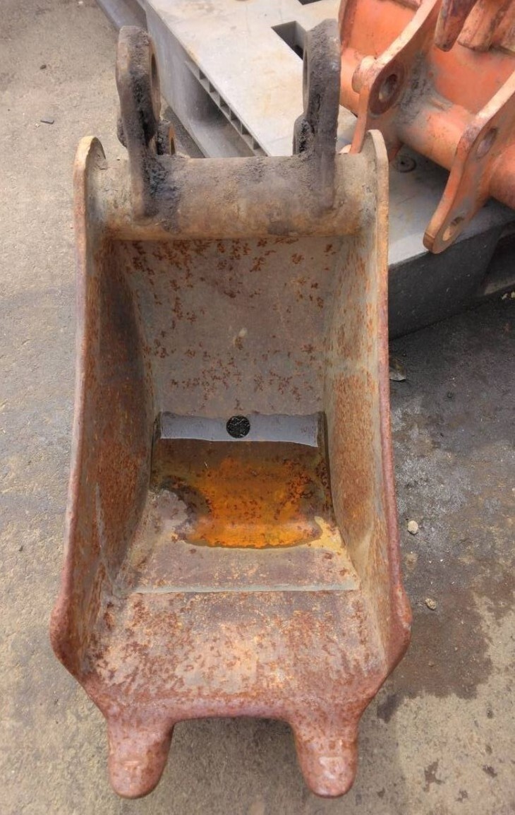 バケット アーム幅100mm ピン径30mm(中古)【茨城県坂東市】LP11-17653拍卖