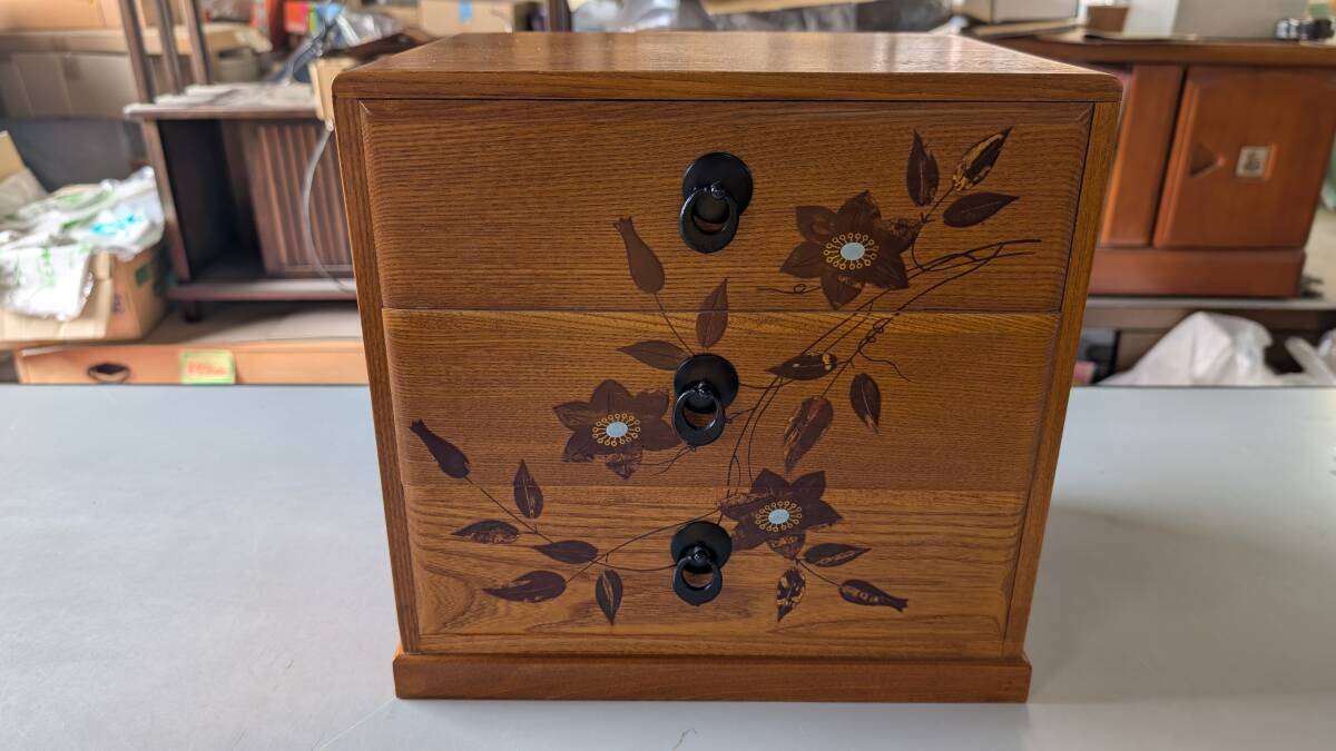 ●○アンティーク調◆桜皮細工 貝入 鉄仙花柄 3段小箪笥 3段引き出し○●拍卖