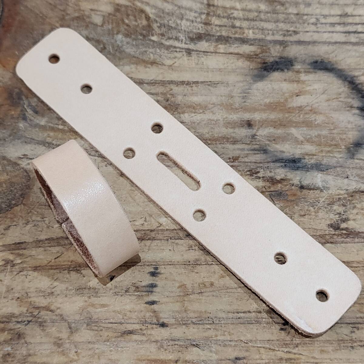 レザークラフト 革ベルト用 幅:29mm 長さ:15cm 厚み:2mm程度拍卖