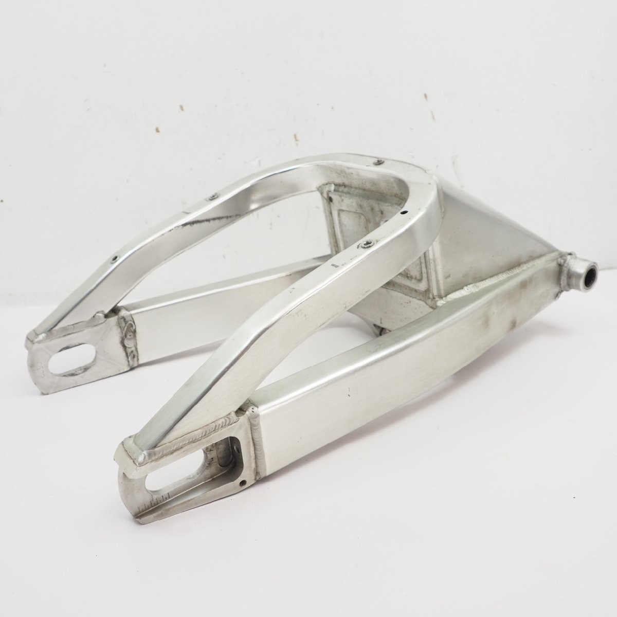 YZF-R1 RN01純正スイングアーム リアアーム後ろリヤ フォークYZFR1 ノーマル5JJ 00-01年拍卖