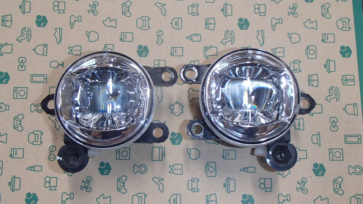 DAIHATSU ダイハツ 純正LEDフォグランプ 81210-B5030 81220-B5030 左右セット タントカスタム タフト ハイゼット コペン フォグライト拍卖