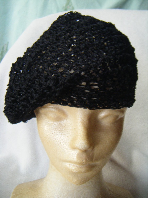春~秋*ベレー帽風*手編み男女兼用*黒に黒いスパンコールがきらり*被り口は金ラメちらちら   29拍卖