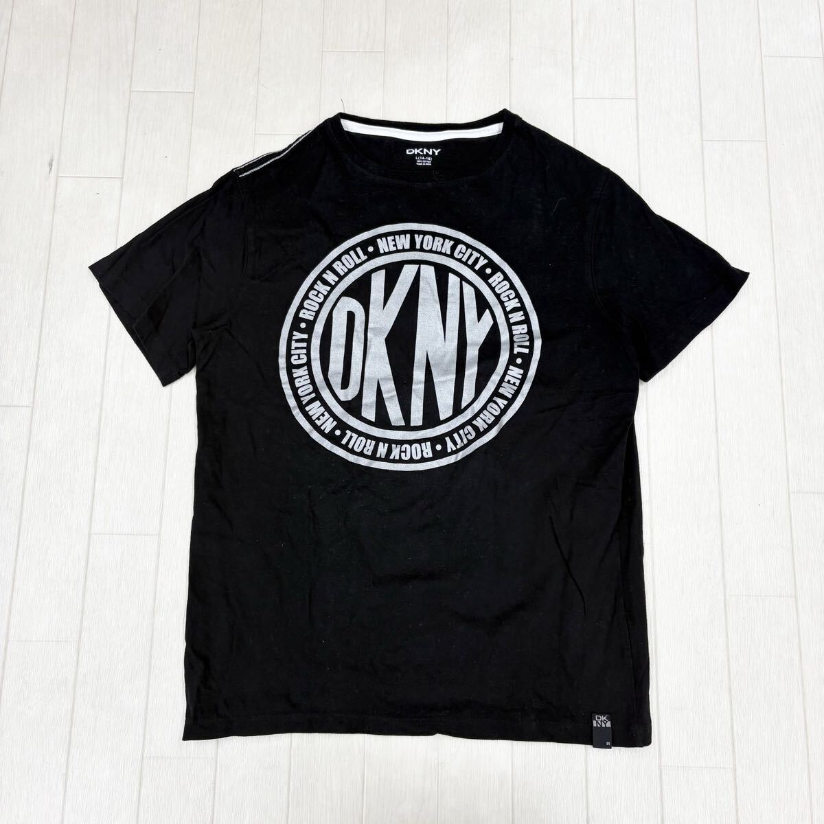 1800〓 DKNY ディーケーエヌワイ ダナキャランニューヨーク 半袖カットソー キッズ サイズL(14-16) ブラック トップス Tシャツ カジュアル拍卖