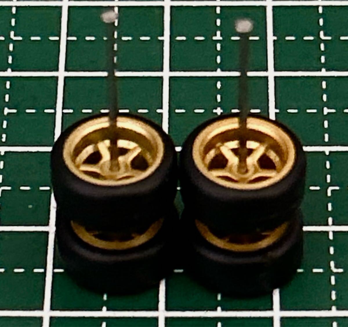 カスタムホイール タイヤ カスタムパーツ 1/64 1 64 1:64 トミカ ホットウィール MINI GT 等に最適 5本スポーク ゴールド拍卖