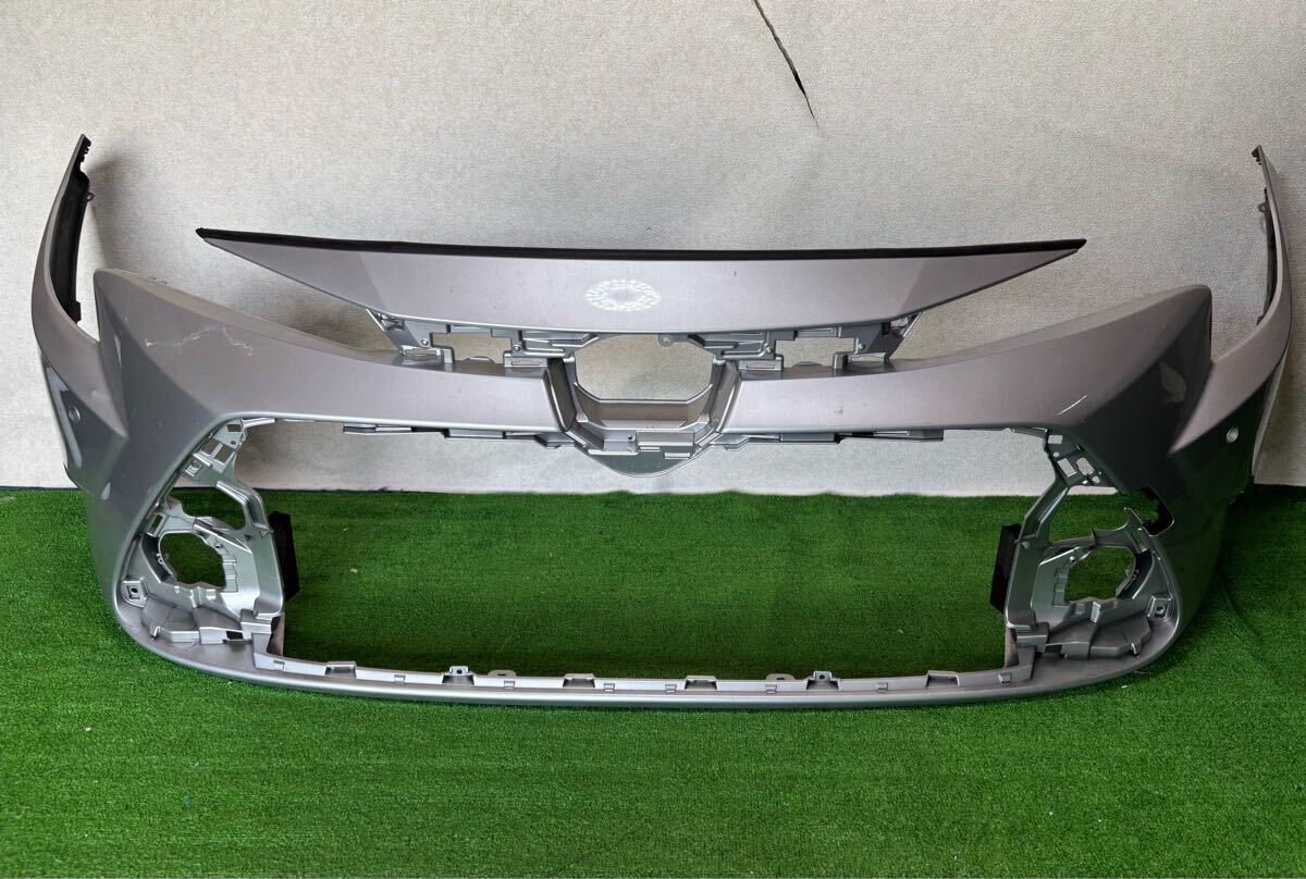 カローラツーリング ZWE211W NRE210W 純正 1F752119-12G70 フロントバンパー シルバー 拍卖