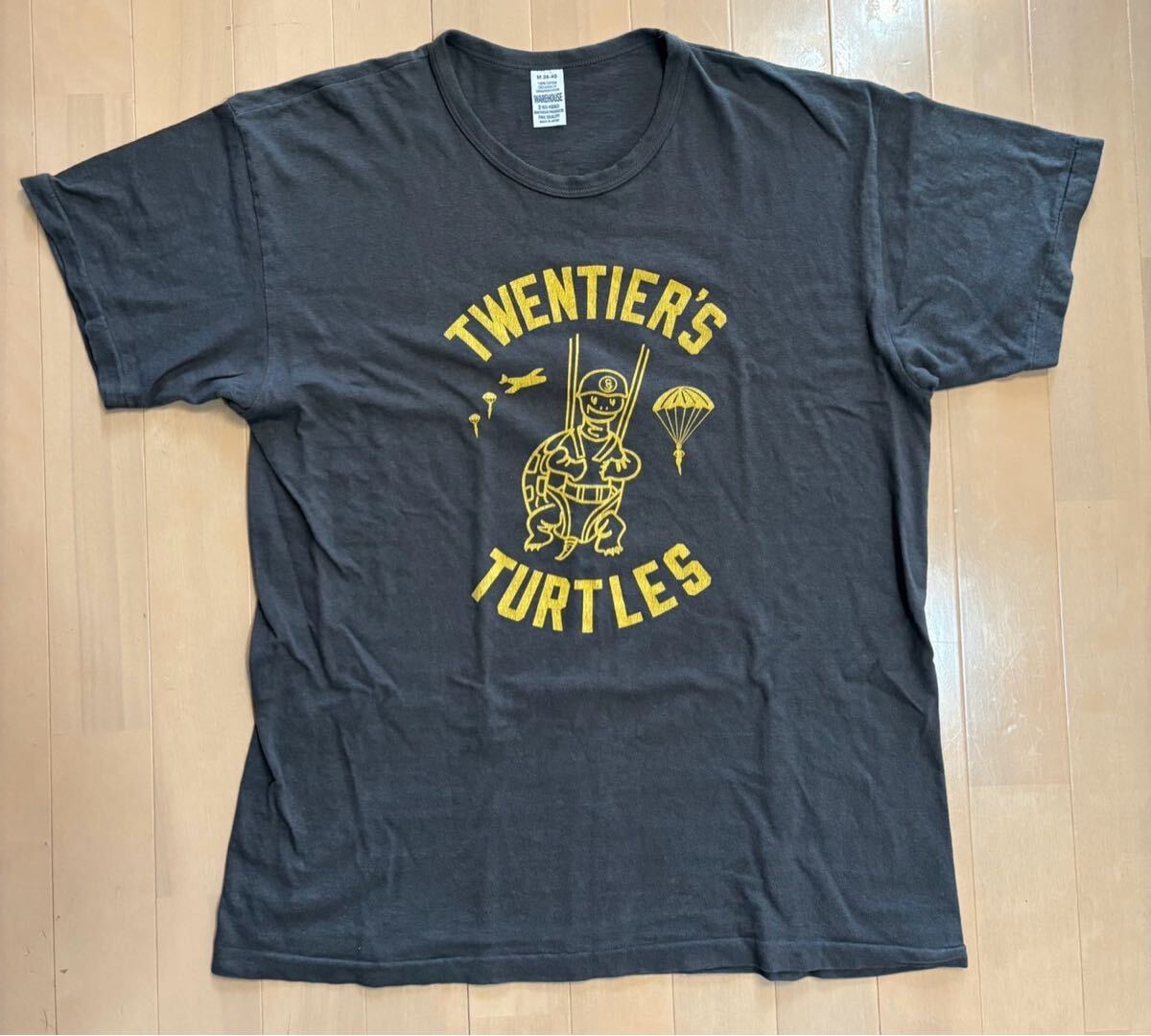 ウエアハウス warehouse セコハンTシャツ 人気柄 ブラック タートル柄 両面拍卖