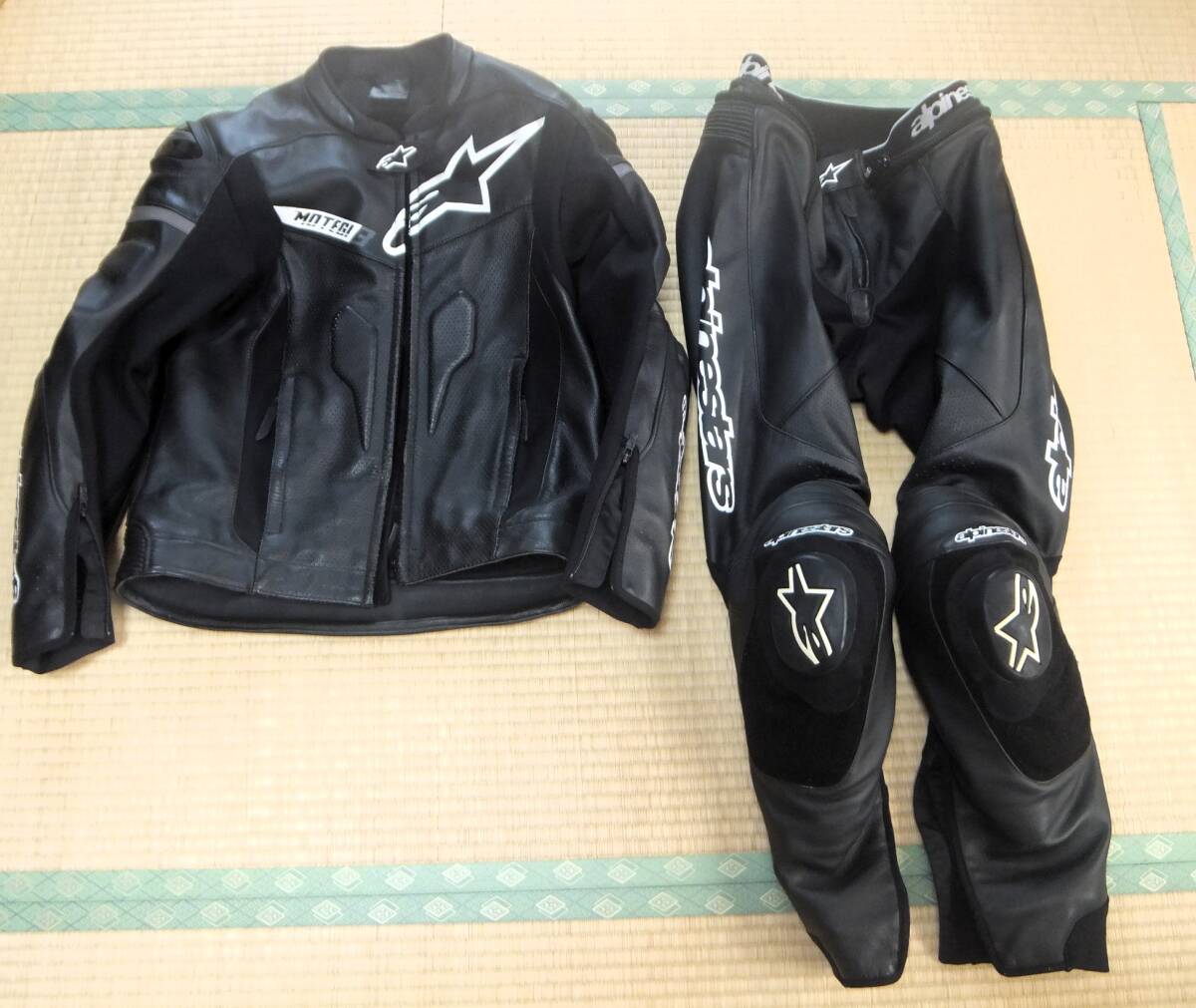 Alpinestars アルパインスターズ Motegi モテギ V3 ブラック ツーピース オートバイ レザー スーツ ユーロ52サイズ拍卖