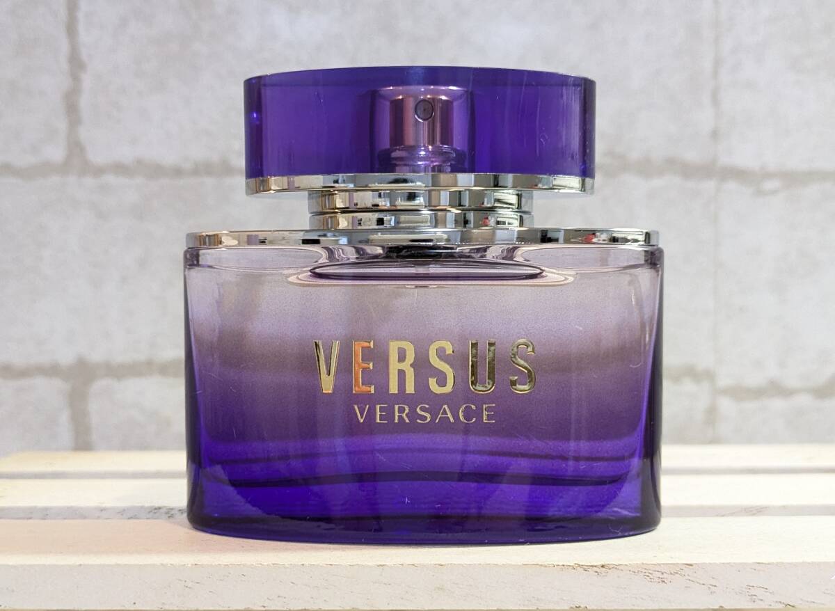 ほぼ満量 50ml ヴェルサーチ ヴェルサス オードトワレ拍卖