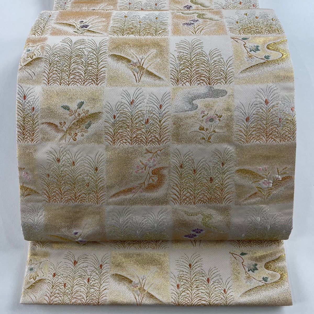 袋帯 美品 秀品 秋草 変わり市松 箔 金銀糸 ベージュ 六通 正絹 【中古】拍卖
