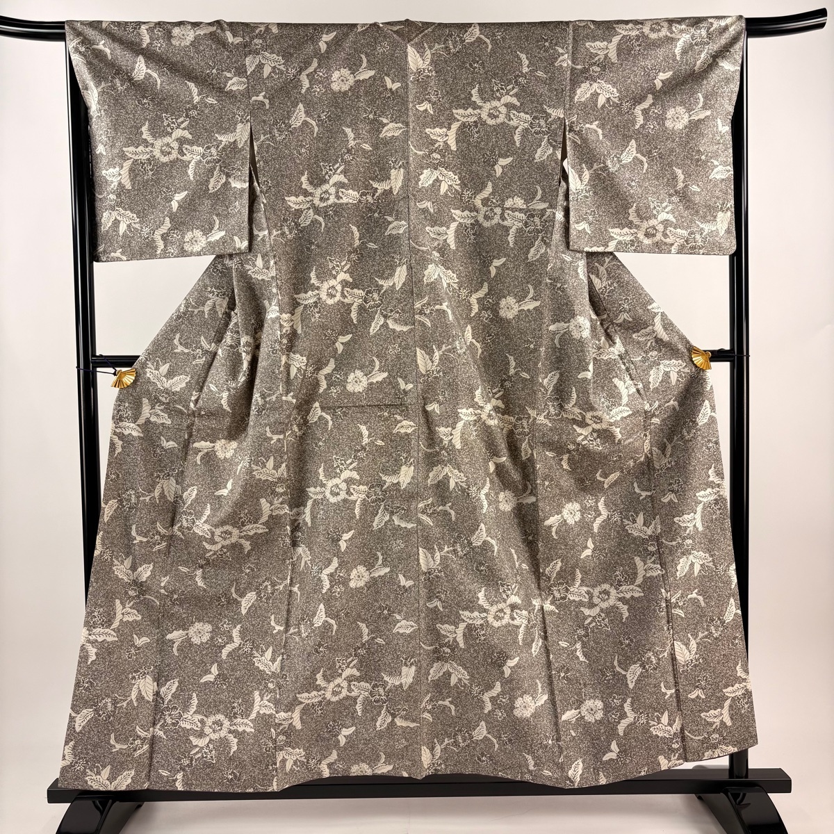 小紋 身丈157cm 裄丈65.5cm M 袷 紬地 草花 灰色 正絹 秀品 【中古】拍卖