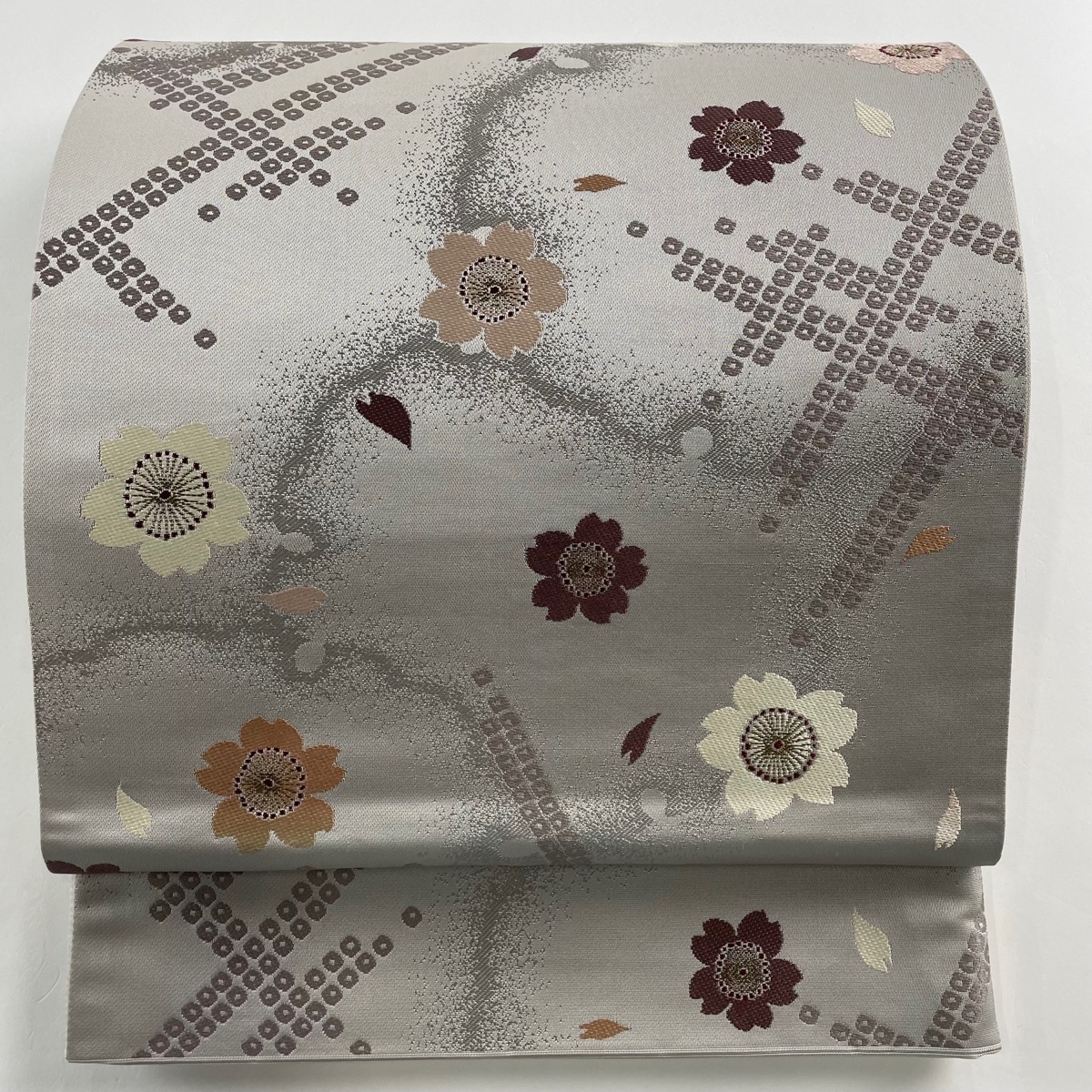 【在庫一掃】 袋帯 名品 落款 こむさでもーど 桜 桜の花びら 灰紫 六通 正絹 【中古】拍卖