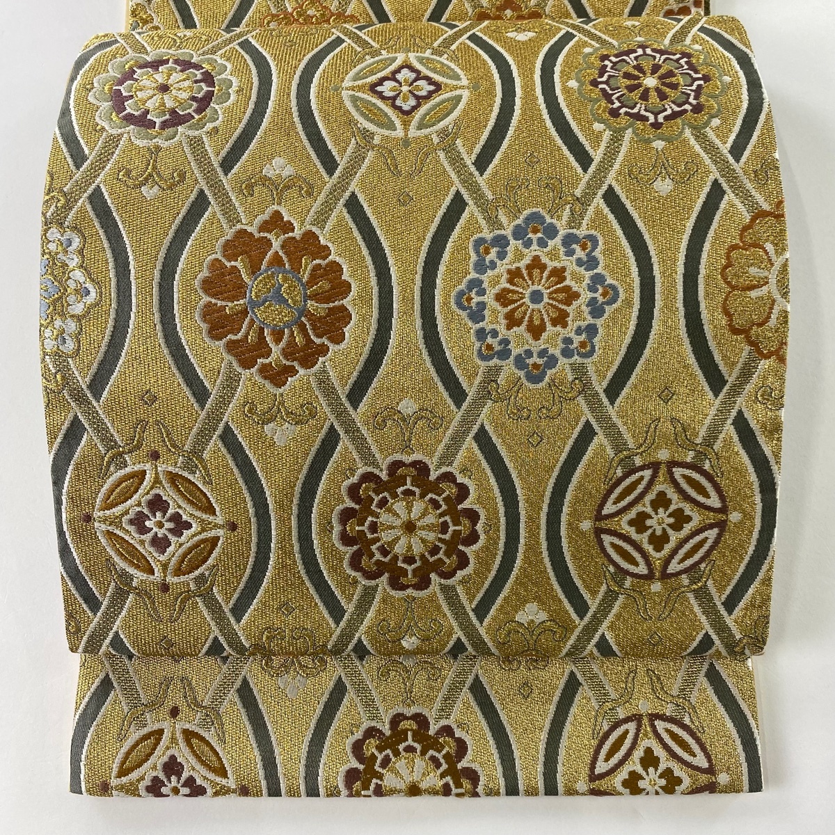 袋帯 美品 名品 華文 立涌 刺繍 金糸 金色 六通 正絹 【中古】拍卖