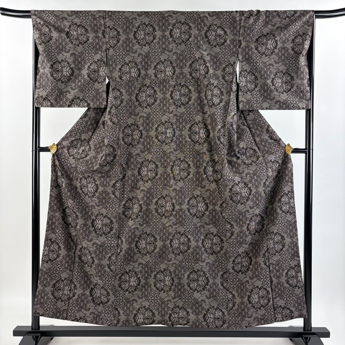 紬 身丈156cm 裄丈67.5cm L 袷 草花 松皮菱 焦茶色 正絹 美品 秀品 【中古】拍卖