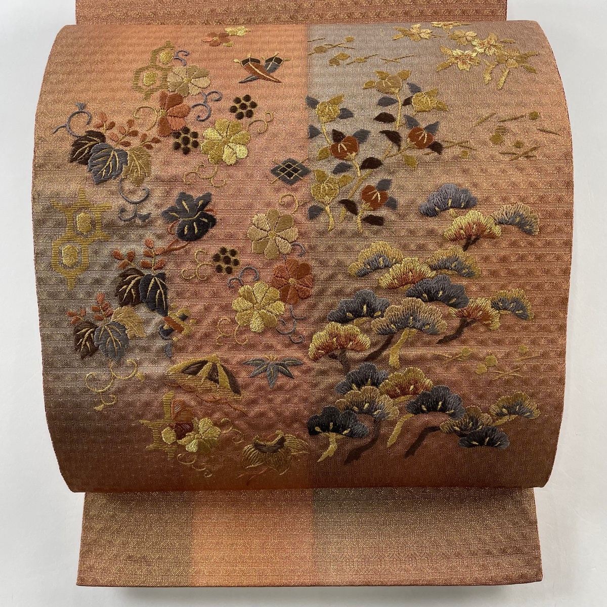 袋帯 秀品 松竹梅 宝尽くし 金通し 金糸 薄茶色 お太鼓柄 正絹 【中古】拍卖