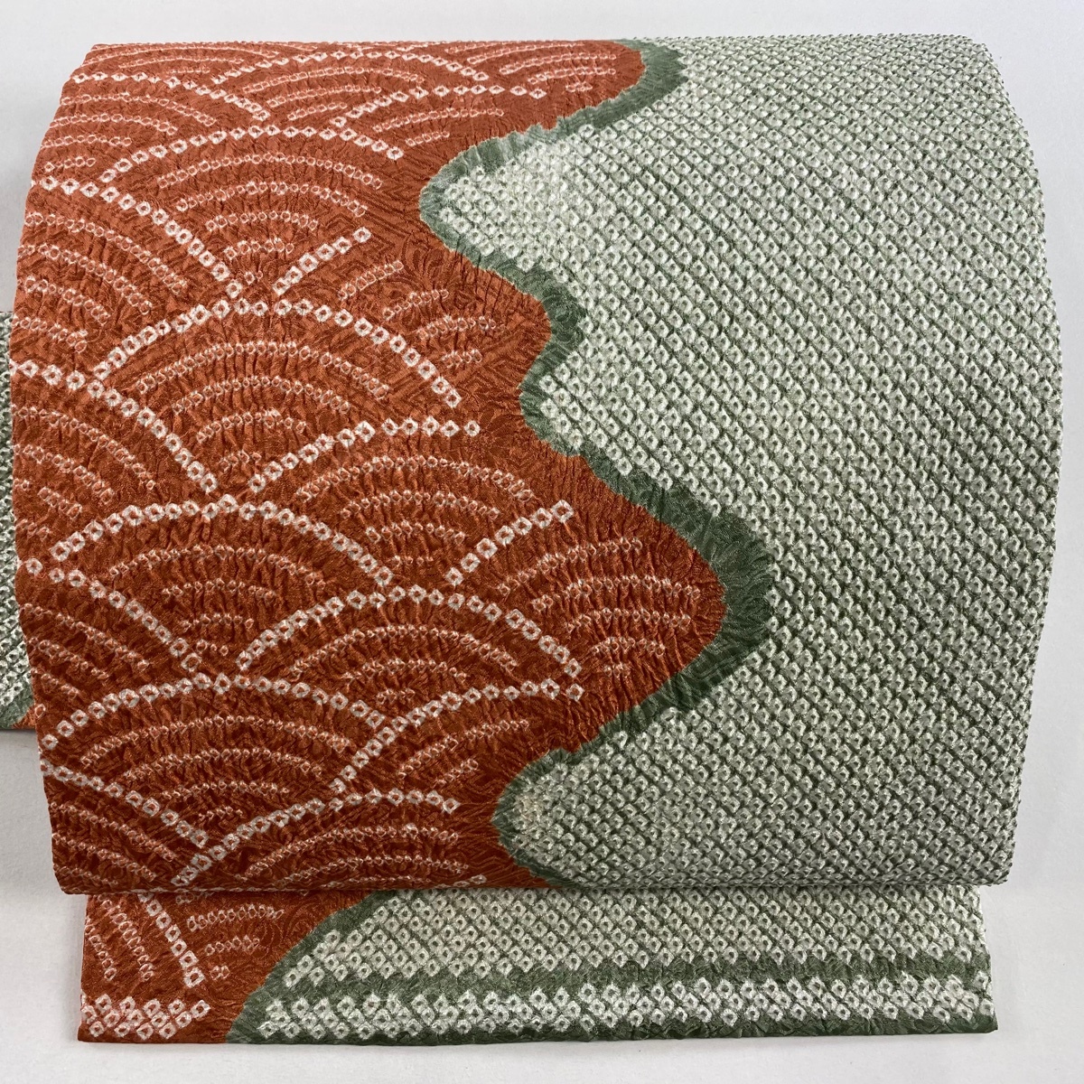 名古屋帯 美品 名品 青海波 総絞り 灰緑 正絹 【中古】拍卖