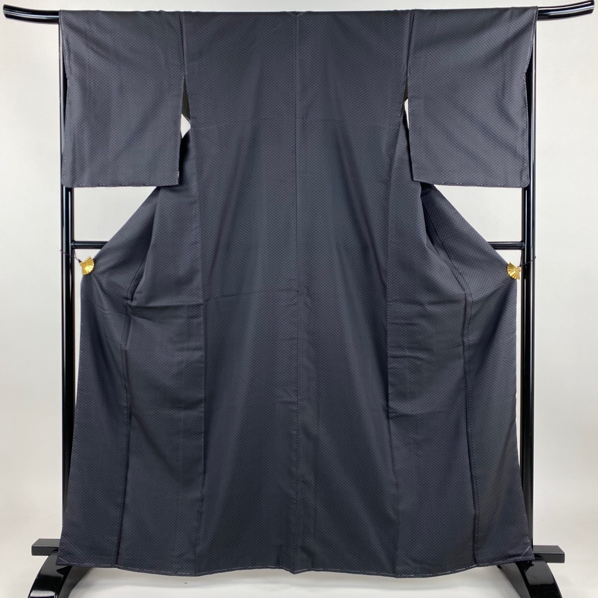 お召 身丈163.5cm 裄丈67cm M 袷 幾何学模様 黒灰 正絹 逸品 【中古】拍卖
