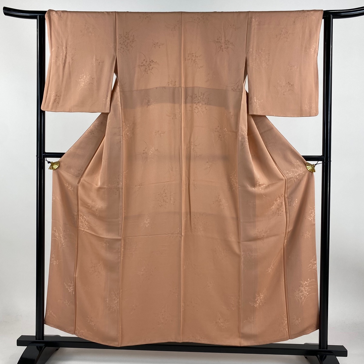 色無地 身丈153.5cm 裄丈63.5cm S 袷 地紋 ピンクベージュ 正絹 優品 【中古】拍卖