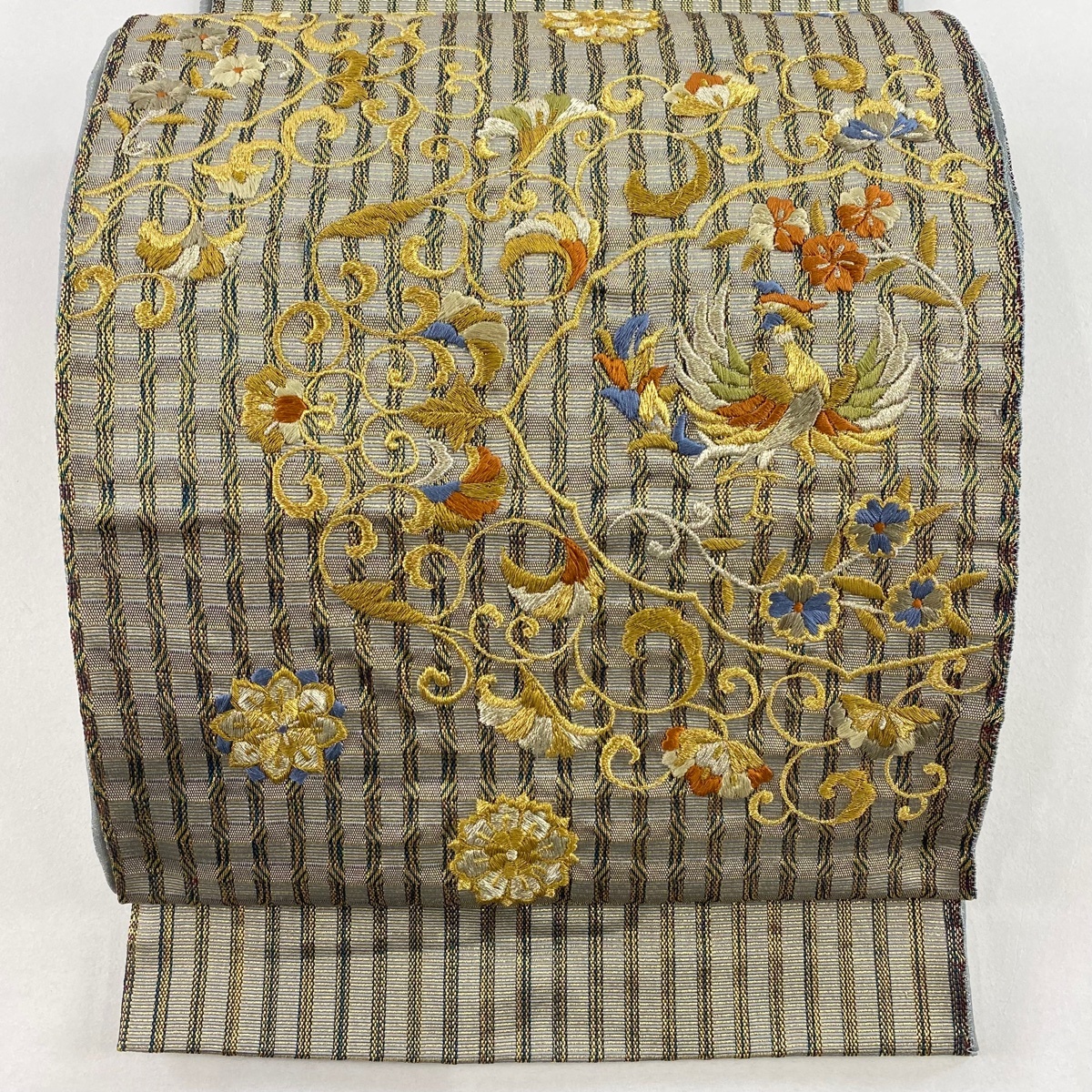 袋帯 美品 名品 鳳凰 花唐草 金銀糸 刺繍 灰色 お太鼓柄 正絹 【中古】拍卖