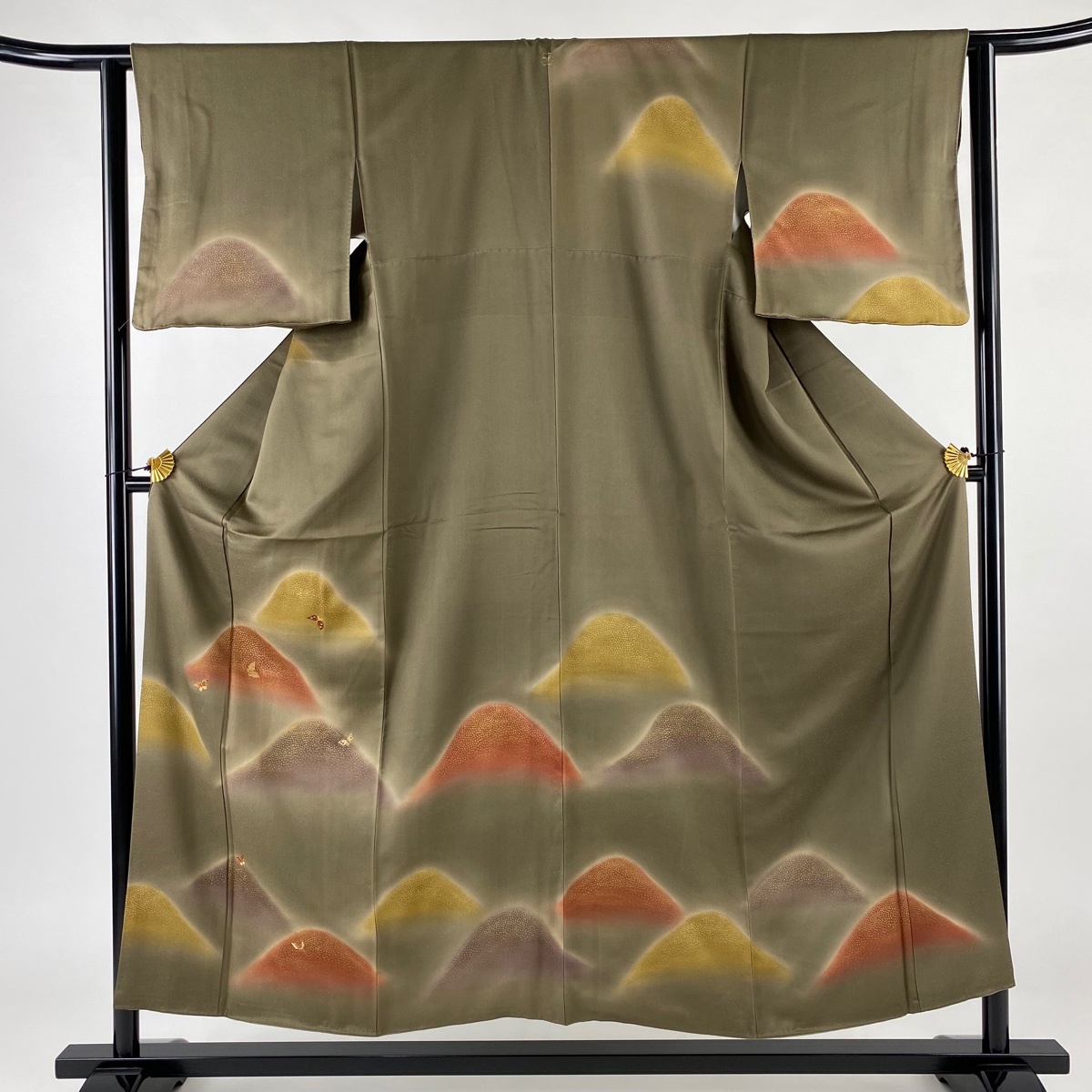 訪問着 身丈154.5cm 裄丈63cm S 袷 山 蝶 刺繍 金糸 鶯色 正絹 秀品 一つ紋 【中古】拍卖