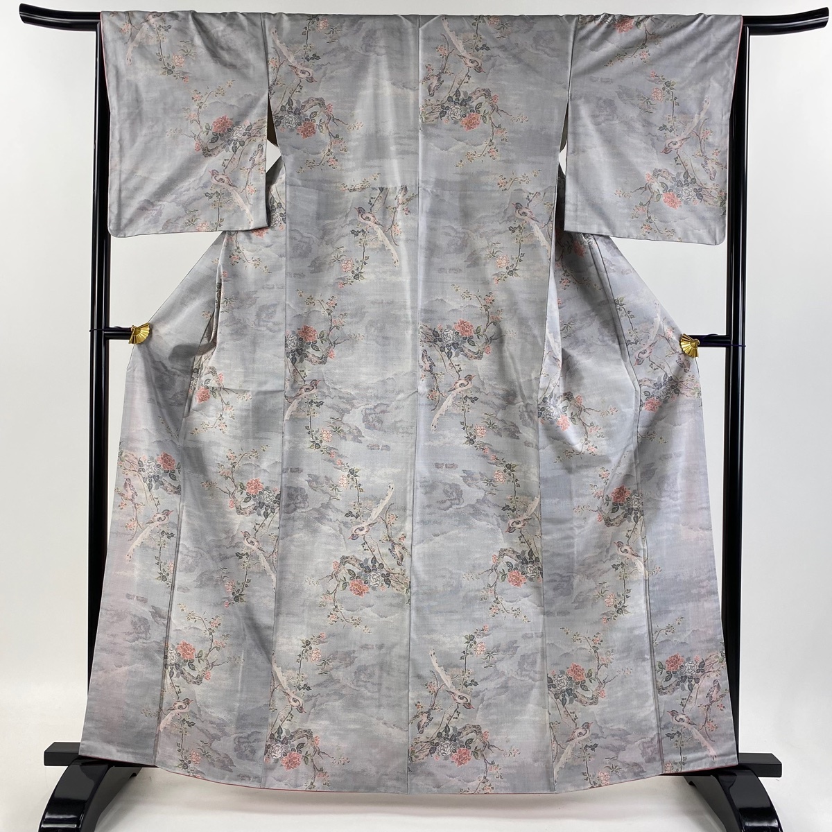 大島紬 身丈164cm 裄丈65cm M 袷 都喜ヱ門 証紙 枝花 鳥 灰色 正絹 逸品 【中古】拍卖