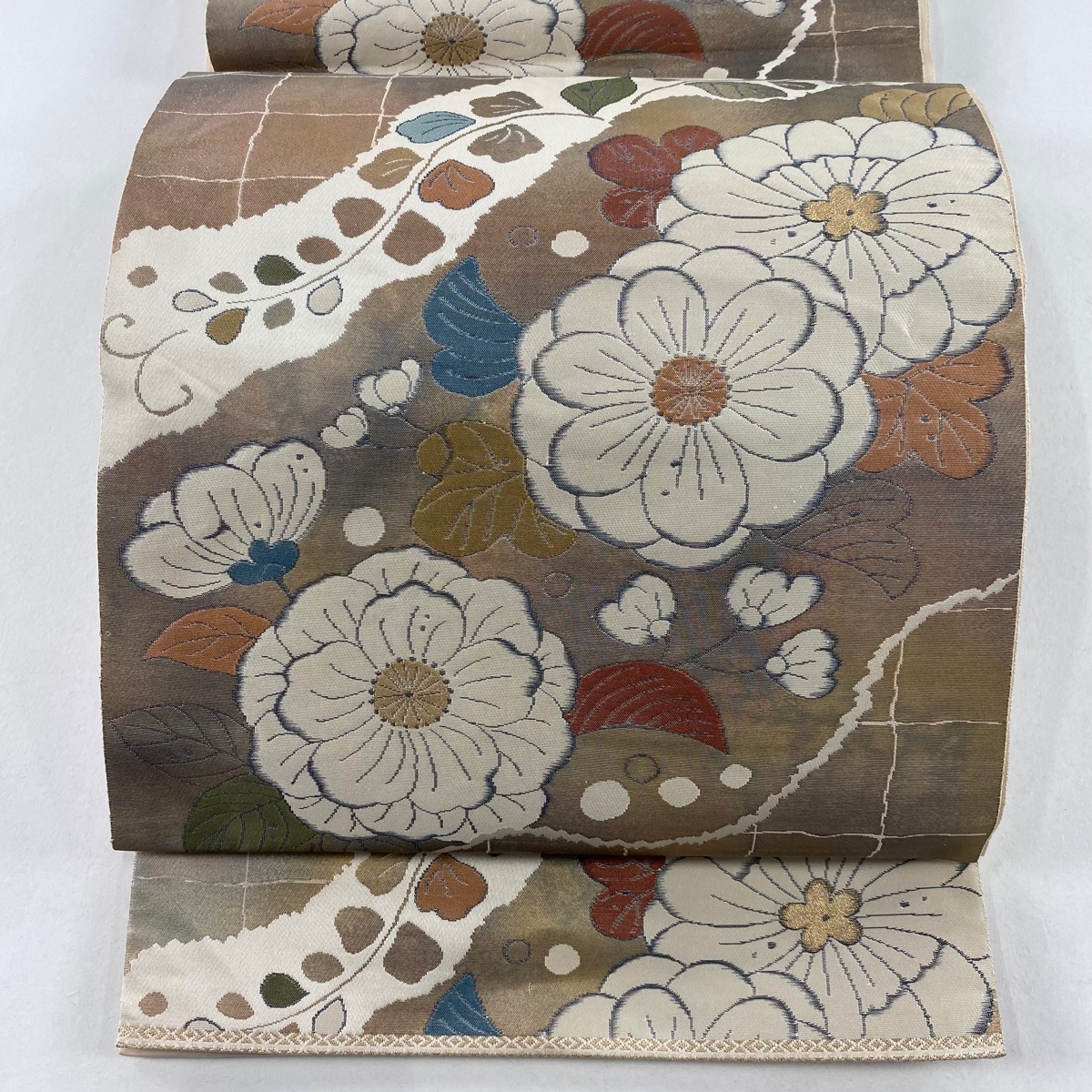 袋帯 美品 秀品 服部織物 落款 関西仕立て 草花 箔 茶色 六通 正絹 【中古】拍卖