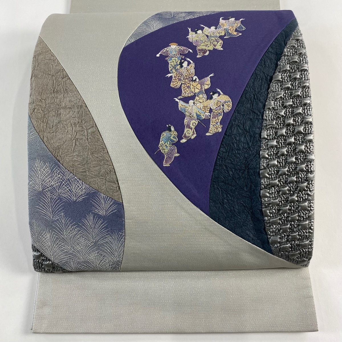 袋帯 逸品 和田光正 落款 人物 葉柄 ラメ 金銀彩 灰色 お太鼓柄 正絹 【中古】拍卖