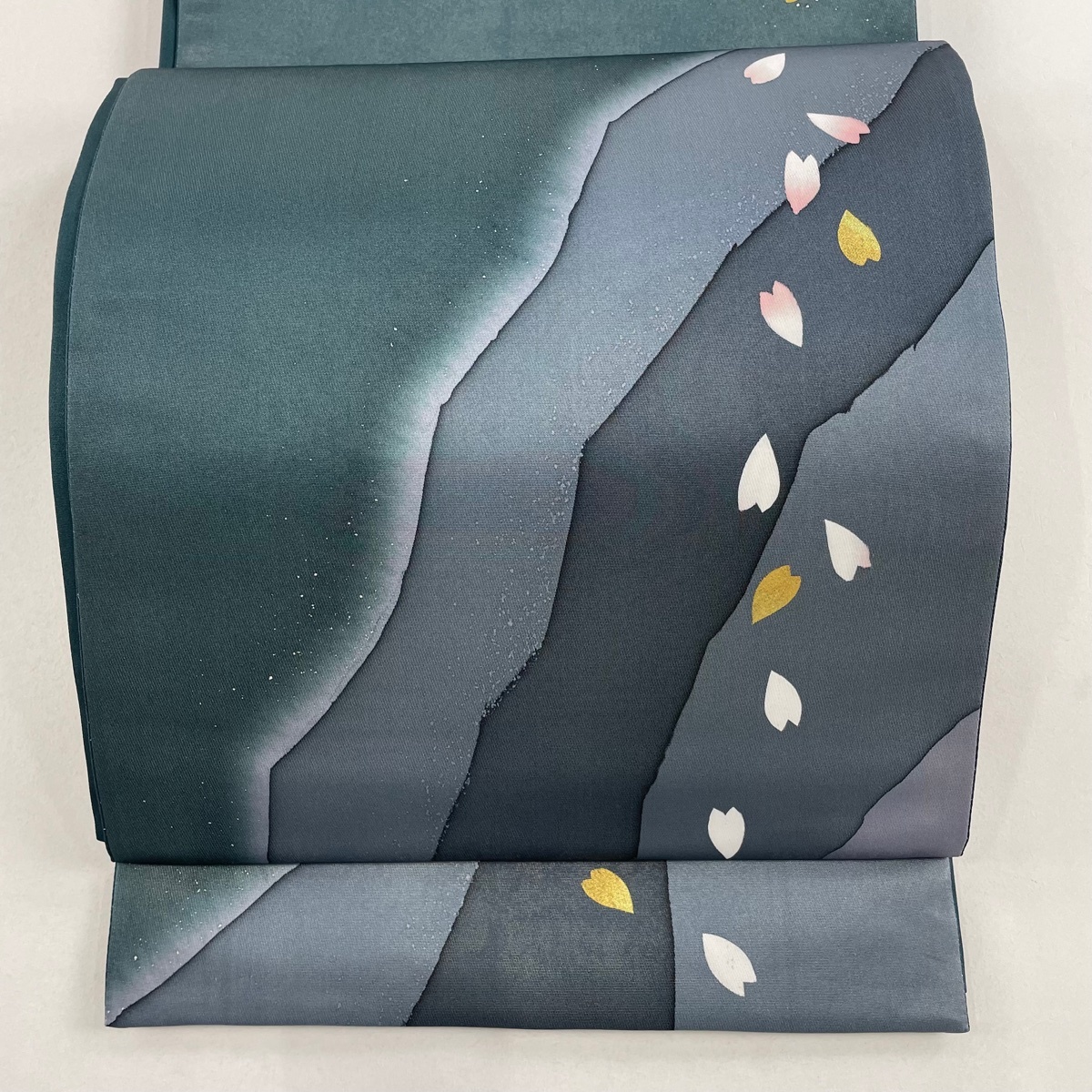 袋帯 秀品 桜の花びら 幾何学模様 金彩 青灰色 お太鼓柄 正絹 【中古】拍卖