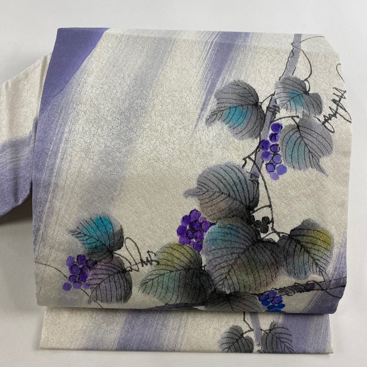 名古屋帯 名品 落款 葡萄唐草 銀通し クリーム 正絹 【中古】拍卖