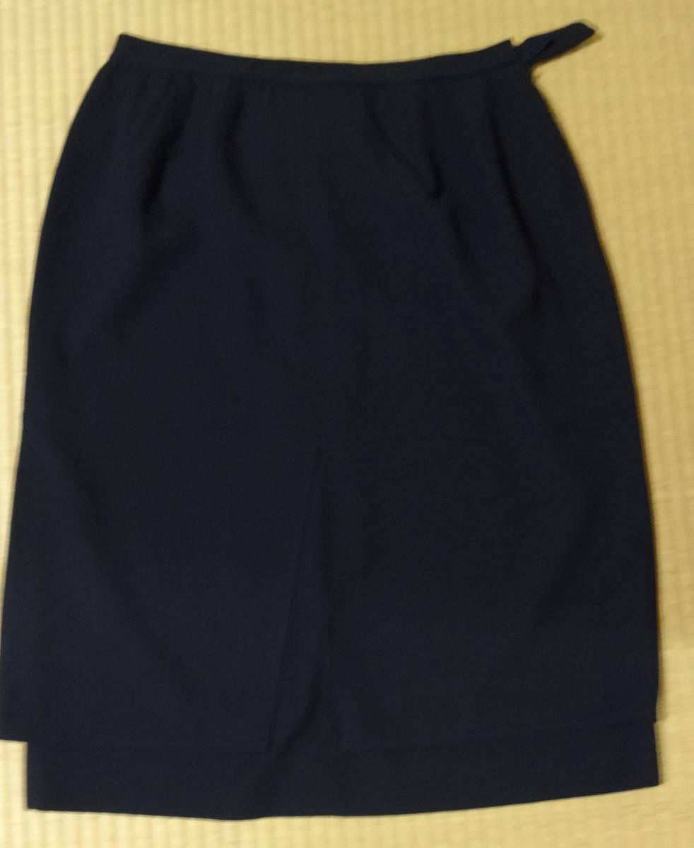 レリアンLeilian、濃紺色セミタイトスカート(前後2枚仕立て、1枚目前後にスリット、2枚目後裾にスリット)サイズ13+拍卖